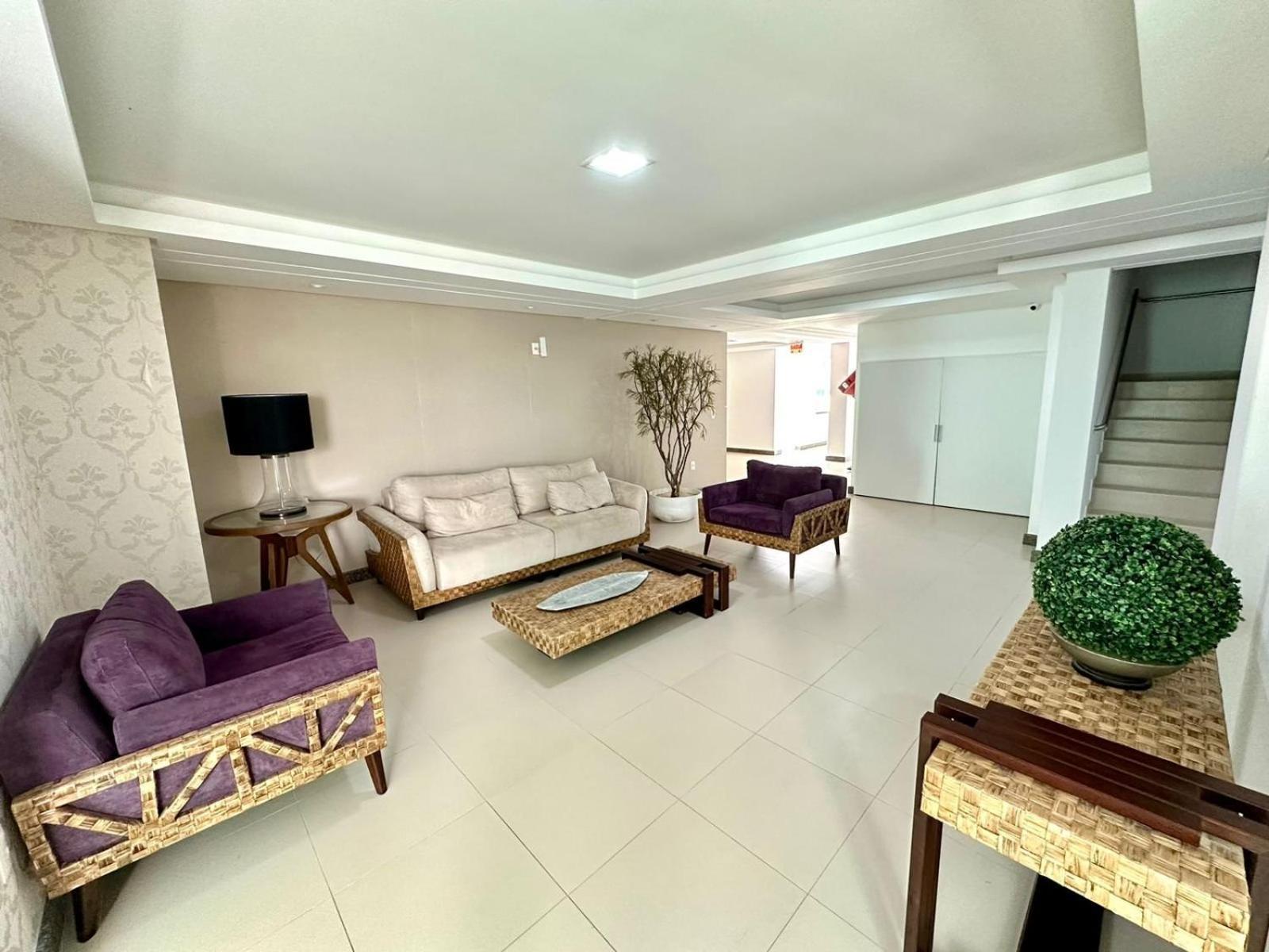 Residencial Ilha do Arvoredo - Praia de 4 Ilhas, próximo ao mar.