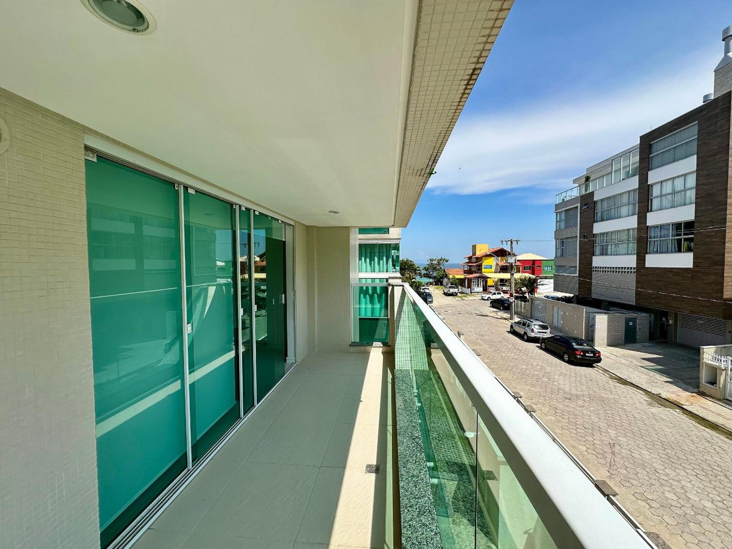 Residencial Ilha do Arvoredo - Praia de 4 Ilhas, próximo ao mar.