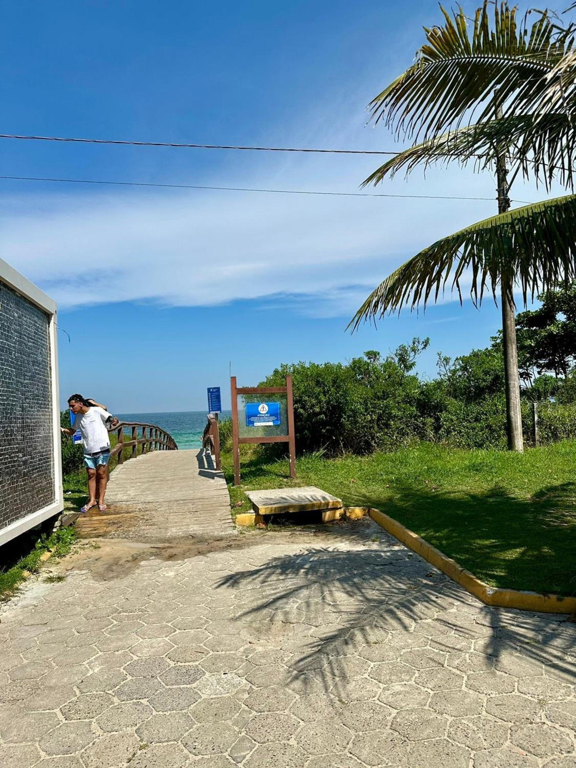 Residencial Ilha do Arvoredo - Praia de 4 Ilhas, próximo ao mar.