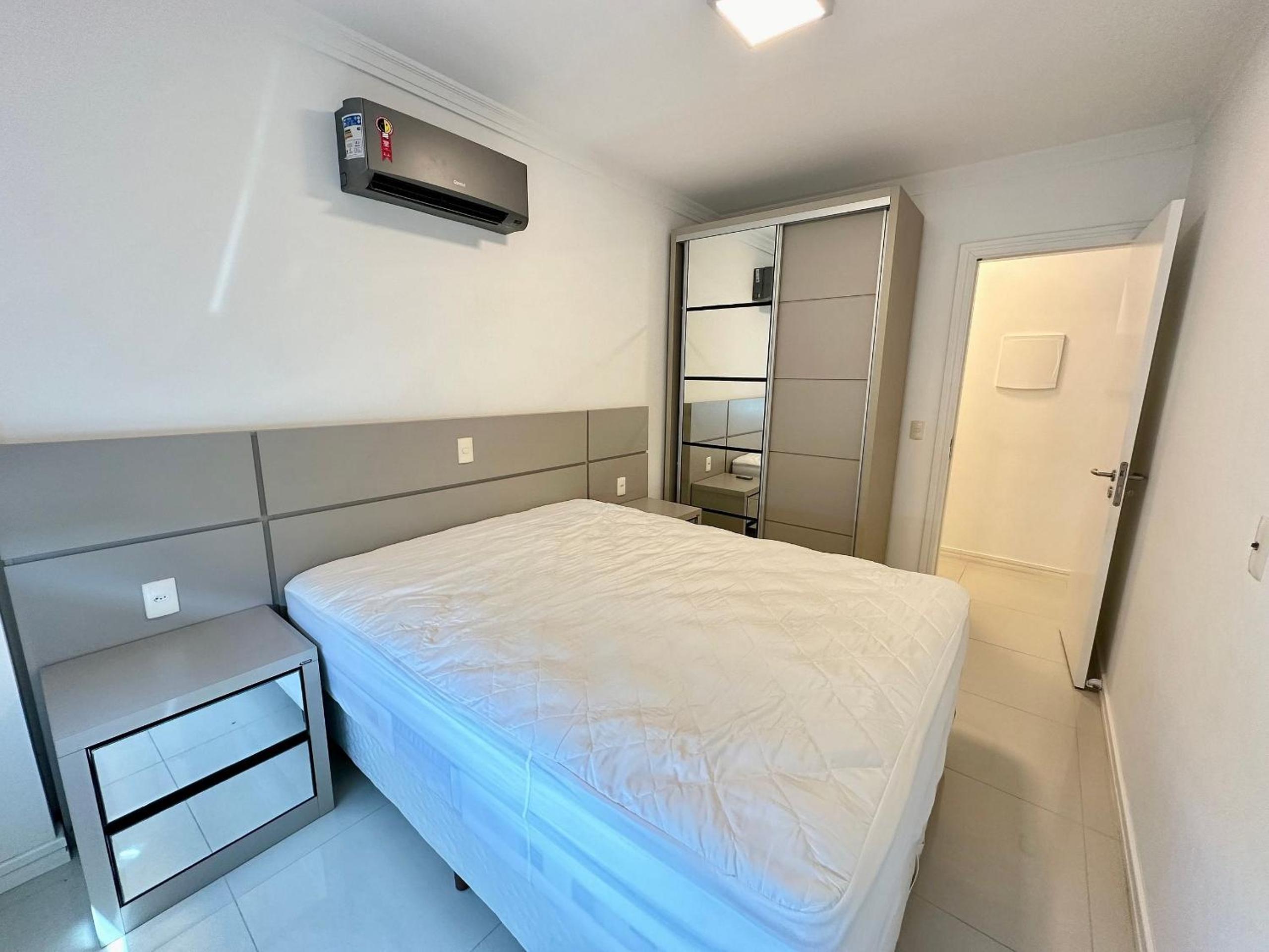 Residencial Ilha do Arvoredo - Praia de 4 Ilhas, próximo ao mar.