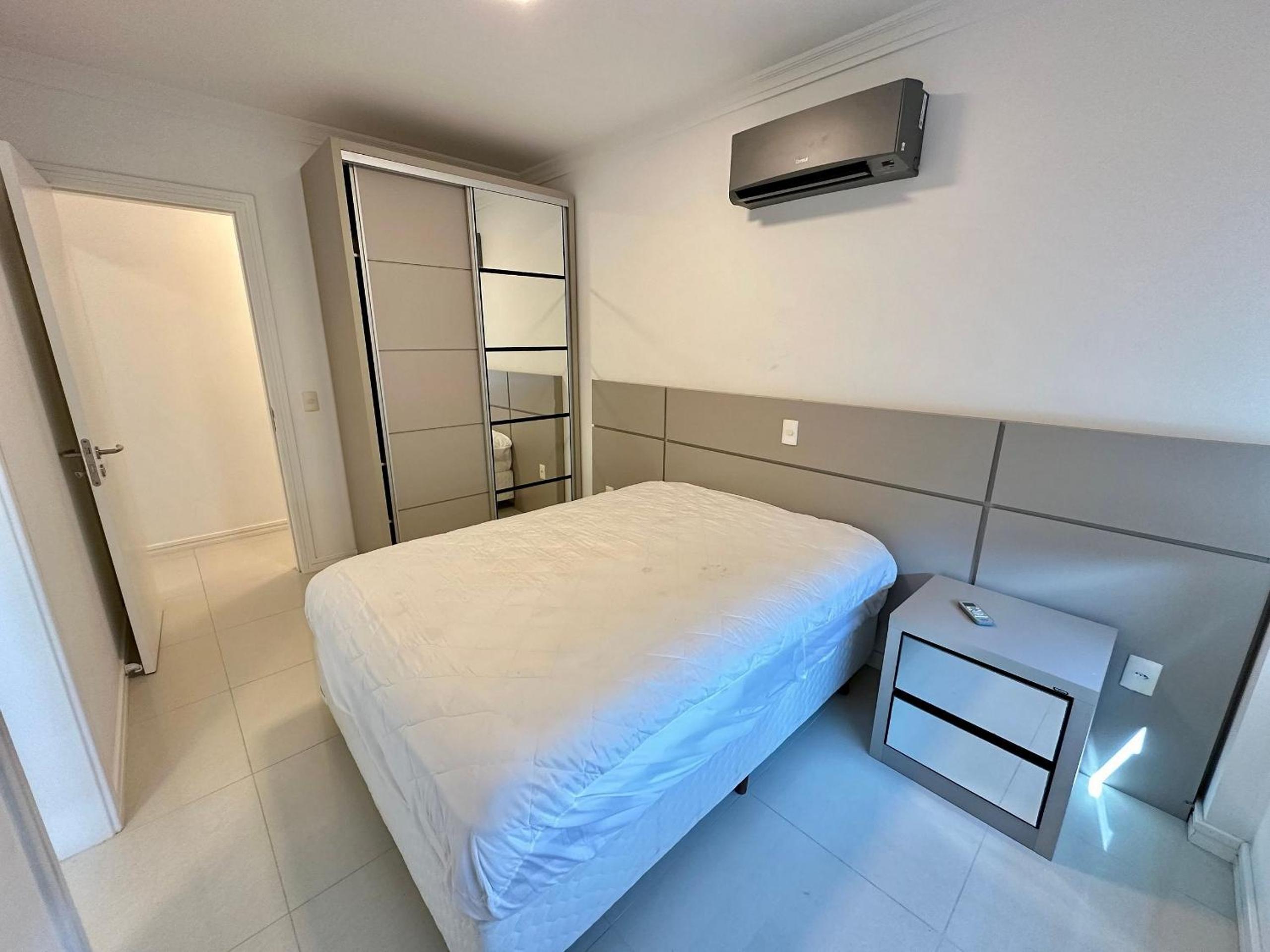 Residencial Ilha do Arvoredo - Praia de 4 Ilhas, próximo ao mar.