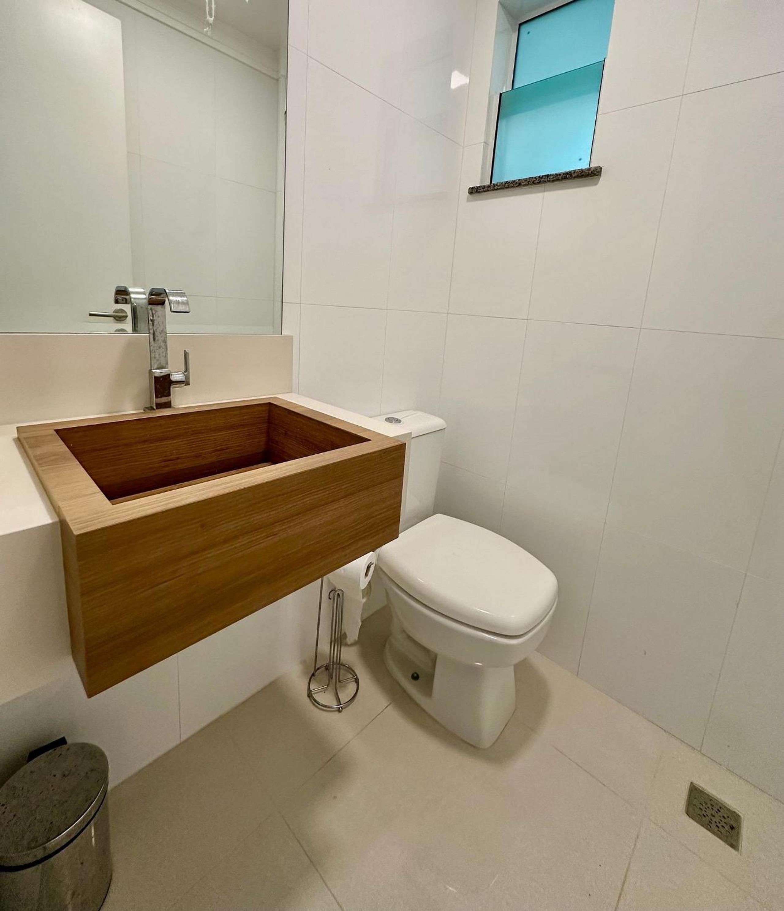 Residencial Ilha do Arvoredo - Praia de 4 Ilhas, próximo ao mar.