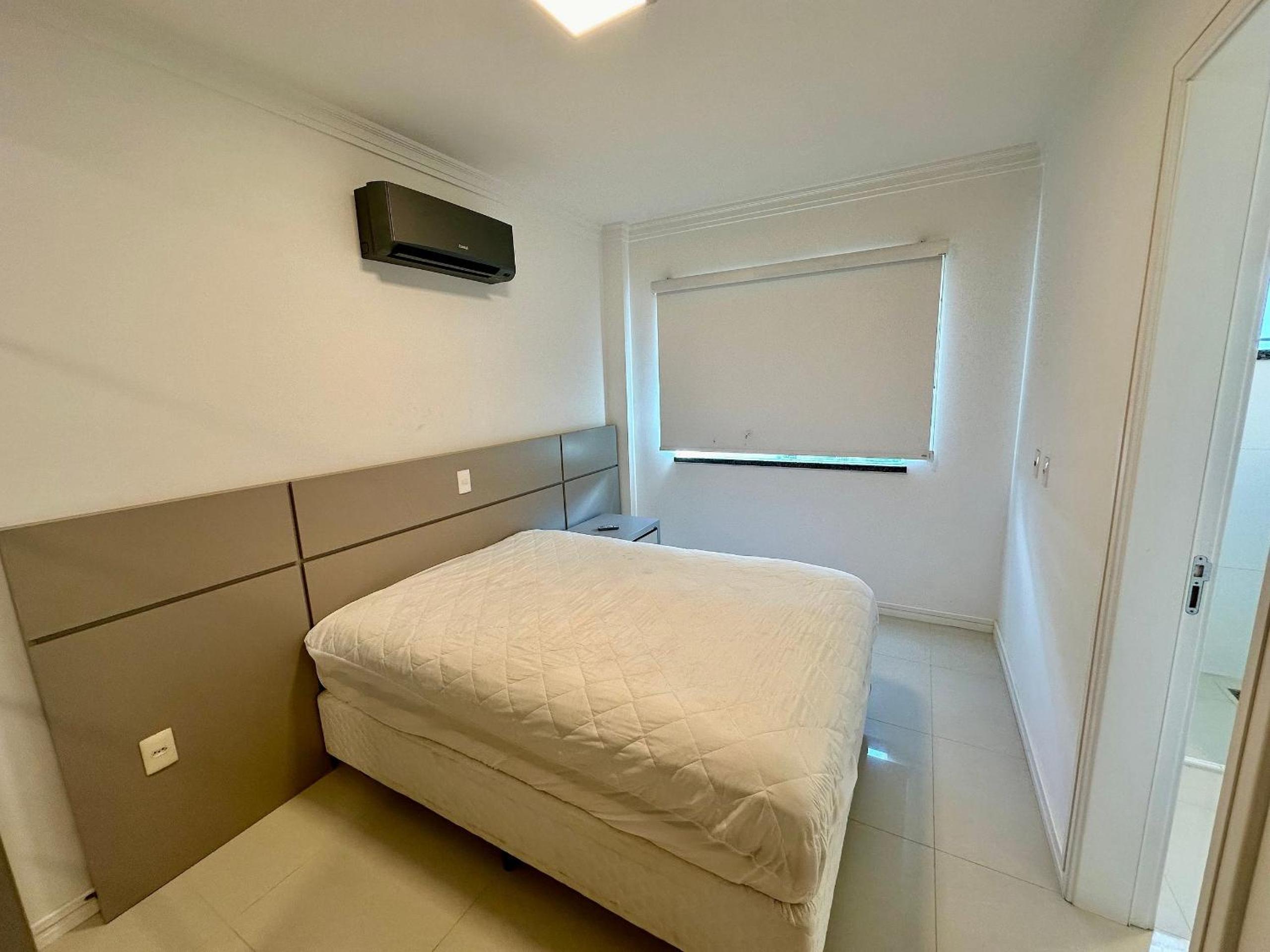 Residencial Ilha do Arvoredo - Praia de 4 Ilhas, próximo ao mar.
