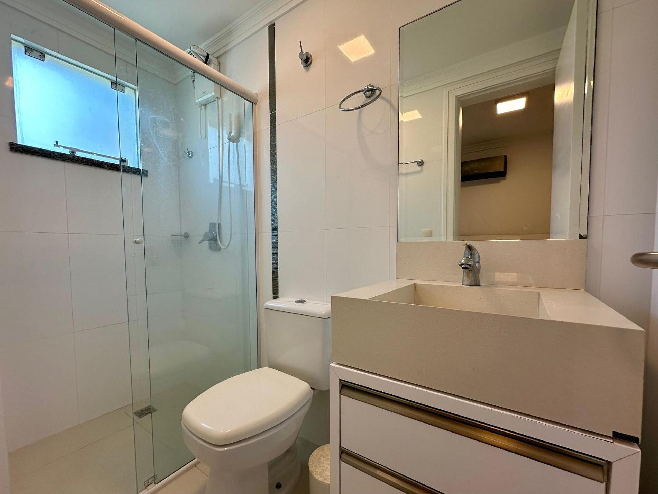 Residencial Ilha do Arvoredo - Praia de 4 Ilhas, próximo ao mar.