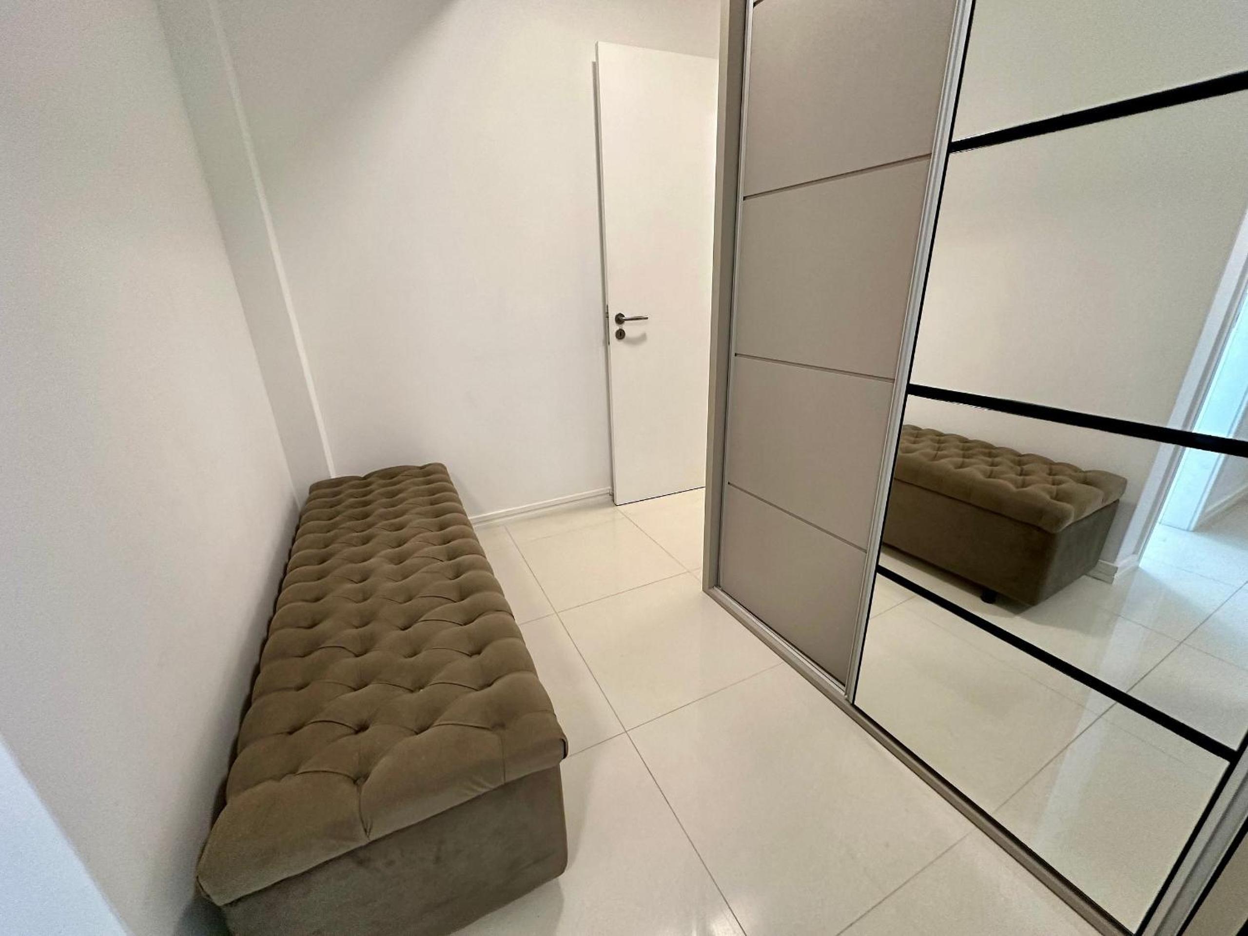 Residencial Ilha do Arvoredo - Praia de 4 Ilhas, próximo ao mar.