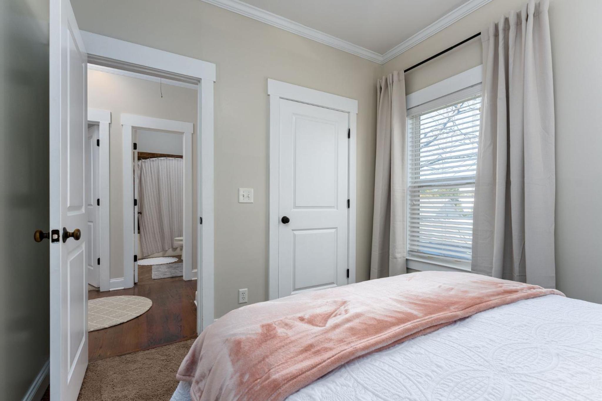 Downtown Wilmington Home ~ Pet Friendly