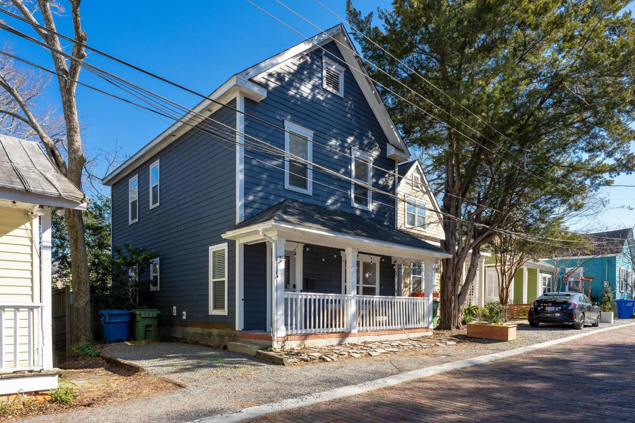 Downtown Wilmington Home ~ Pet Friendly