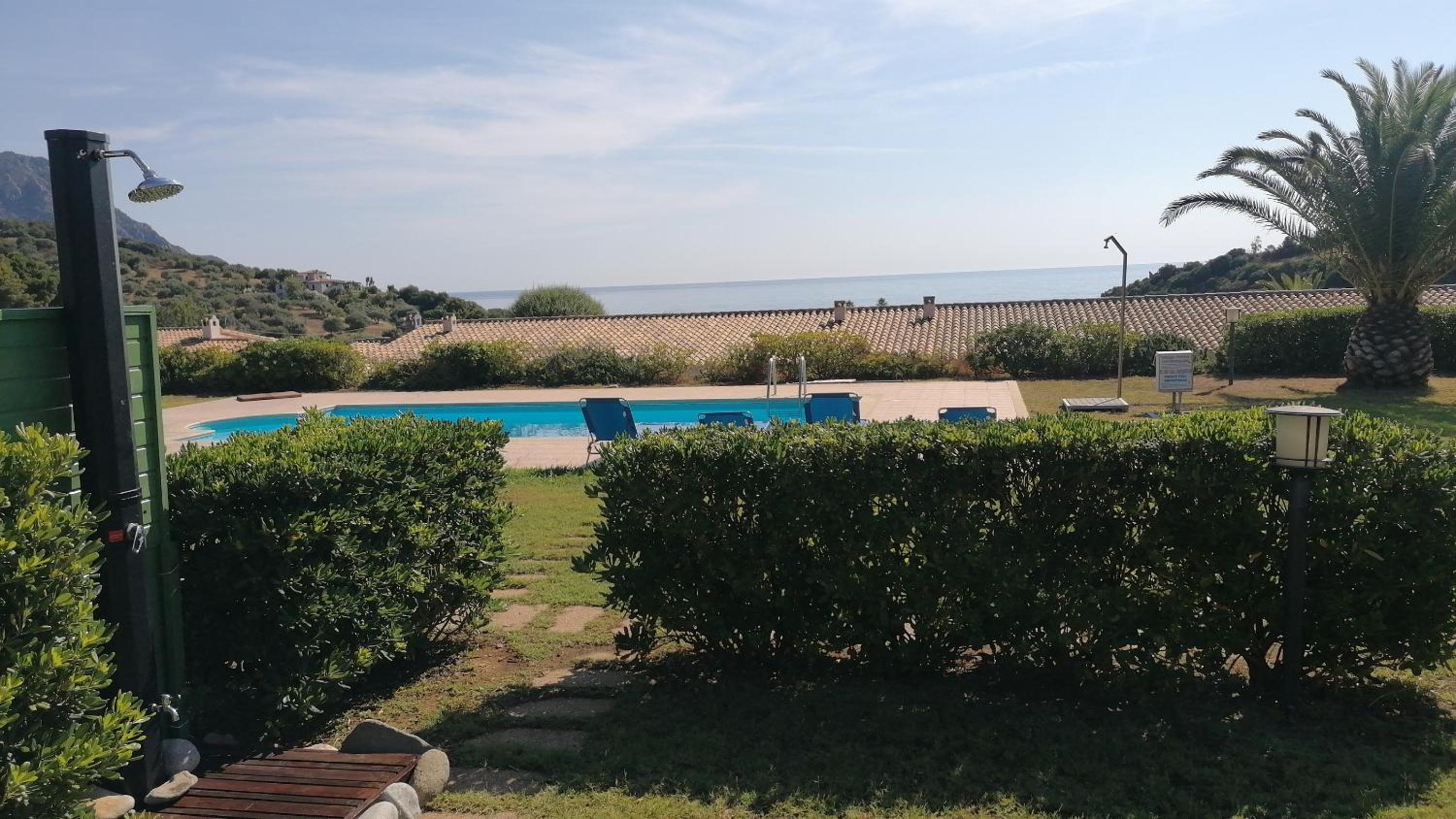 Villa Agasi piscina e vista mare