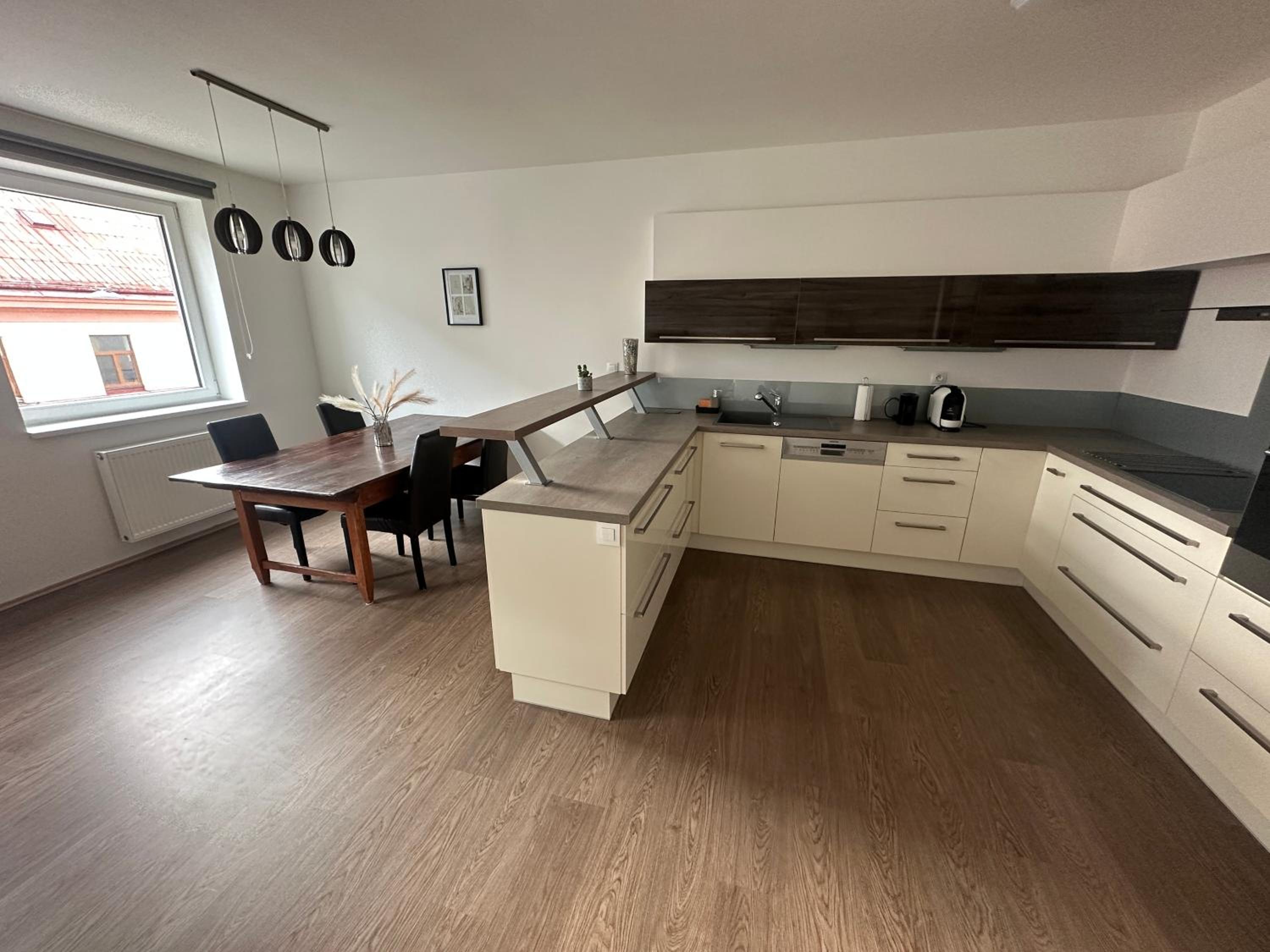 City Center apartment FREE PRIVATE PARKING