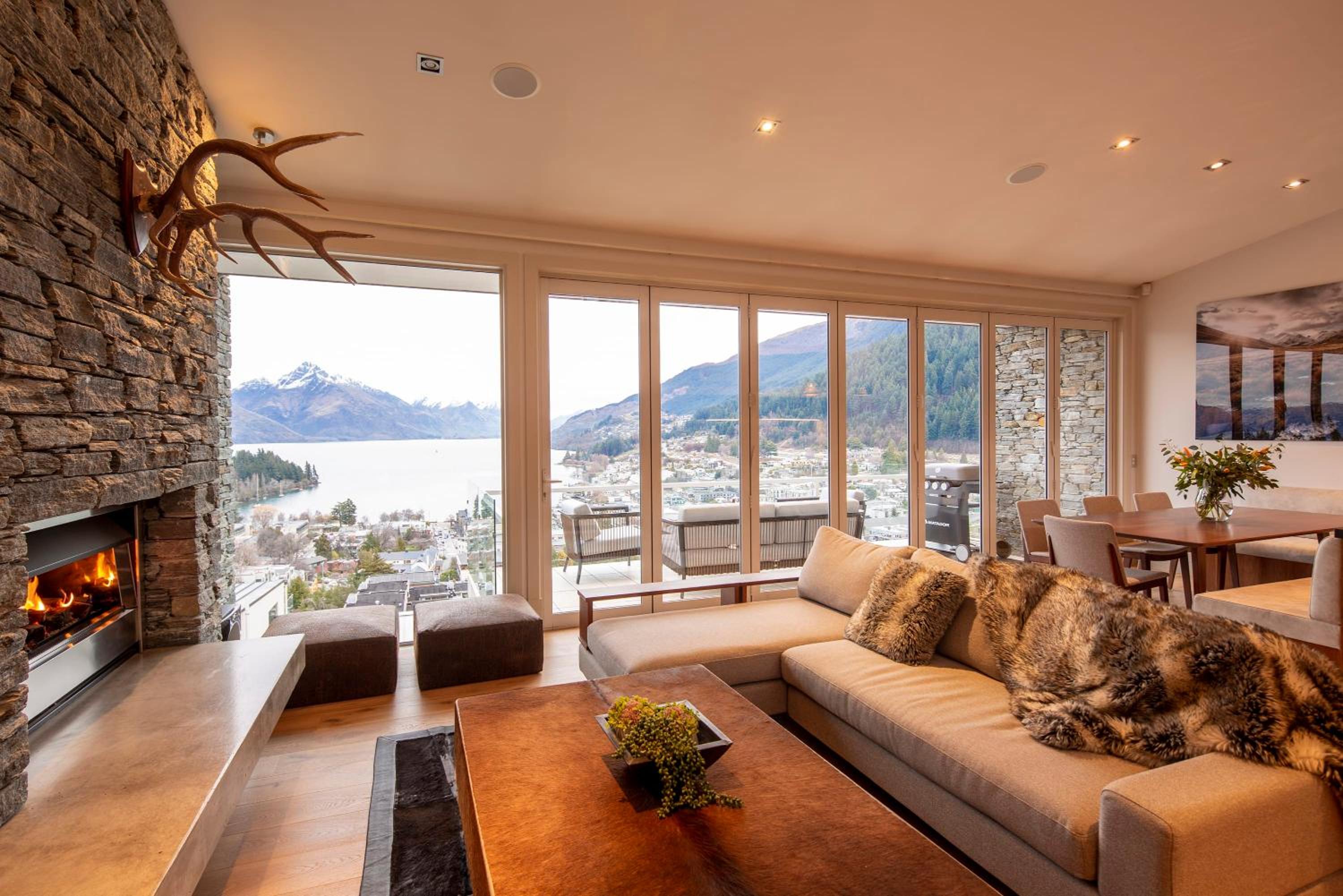 Villa Antrim- Lake Views- Gas Fire- Hot Tub view 3