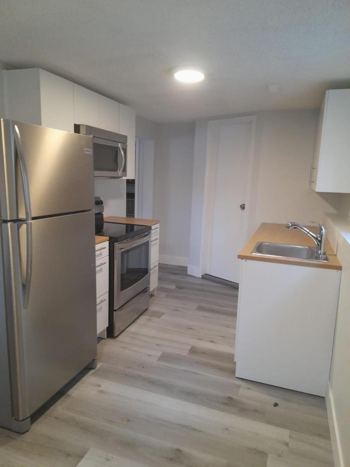 Cozy Furnished Room-4 Close to U of A in Edmonton - with Shared Spaces