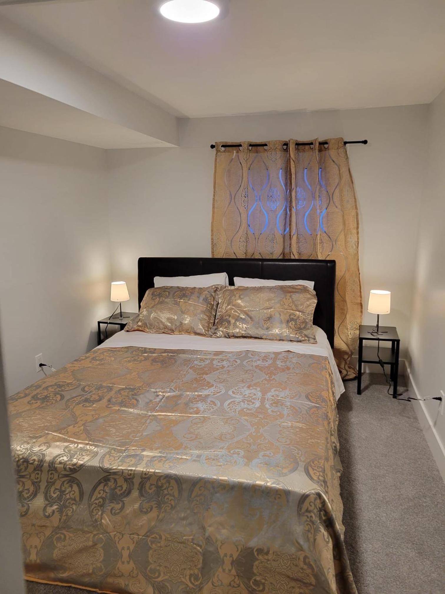 Cozy Furnished Room-4 Close to U of A in Edmonton - with Shared Spaces
