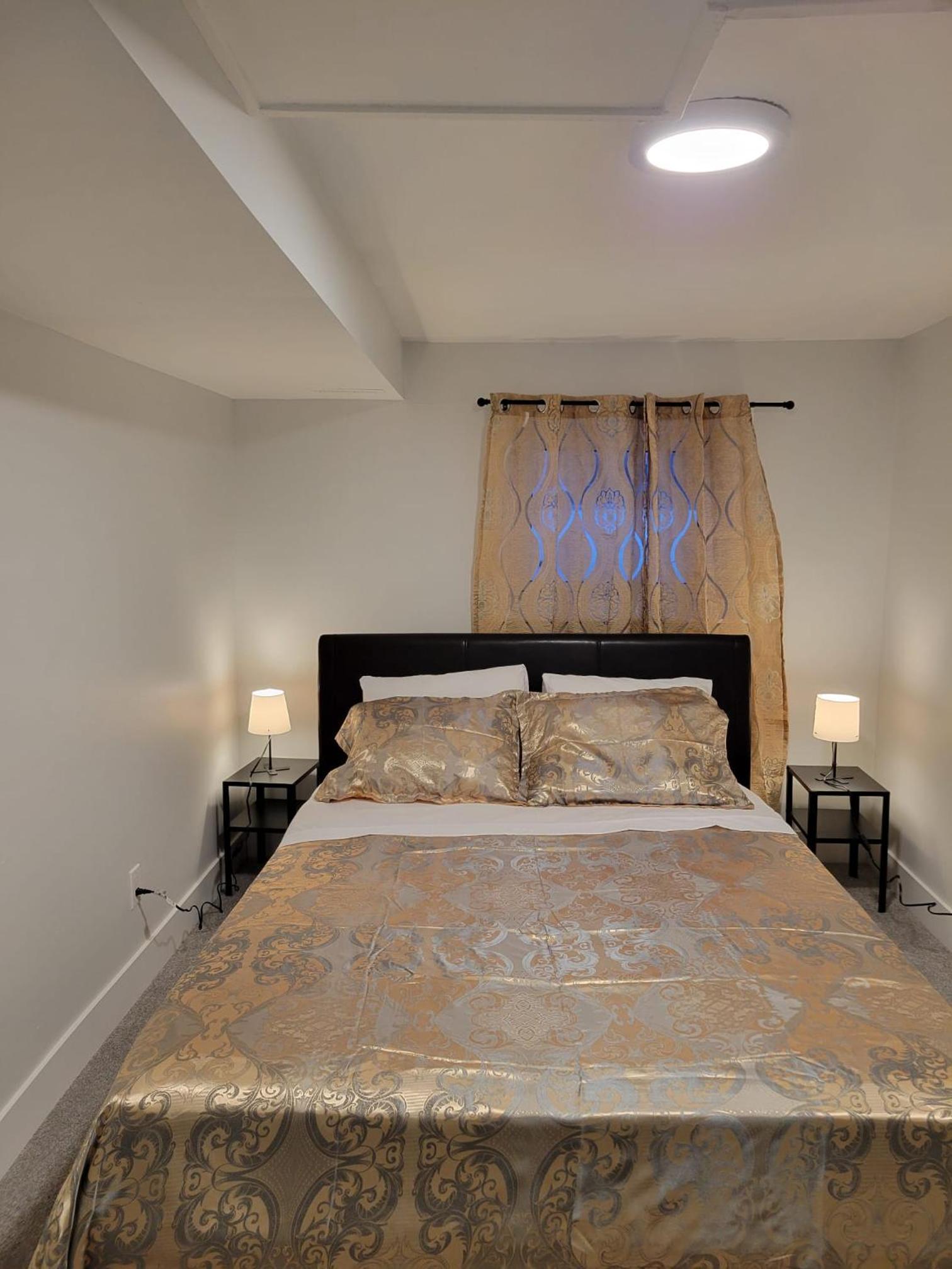 Cozy Furnished Room-4 Close to U of A in Edmonton - with Shared Spaces