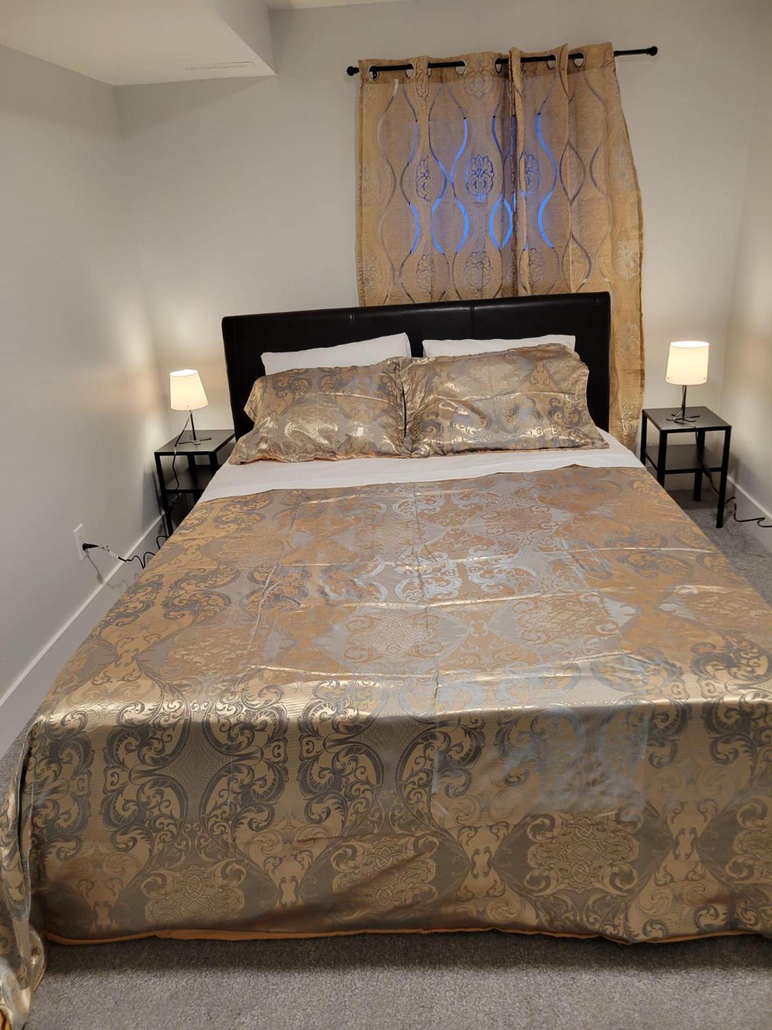 Cozy Furnished Room-4 Close to U of A in Edmonton - with Shared Spaces