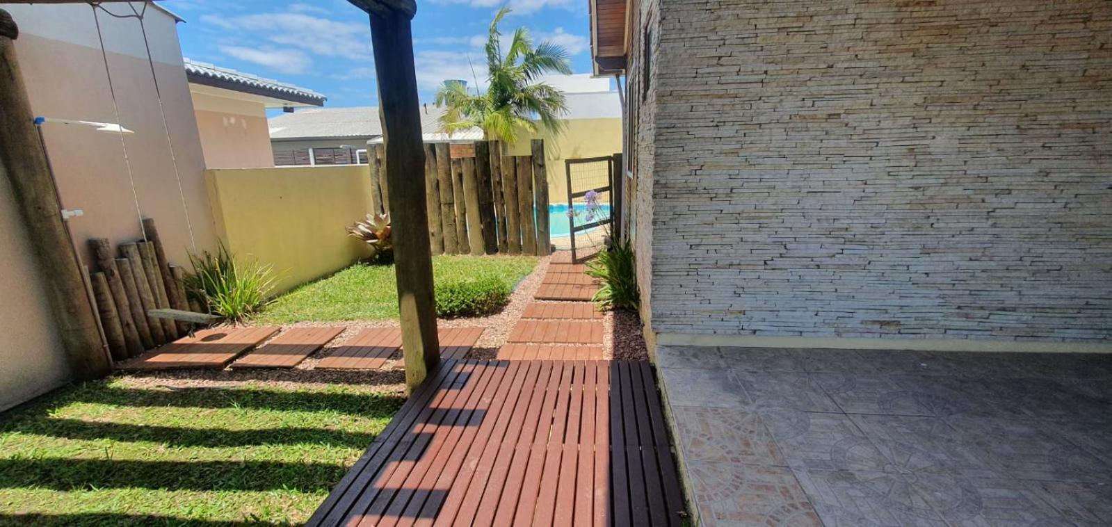 Linda casa com piscina 50m praia