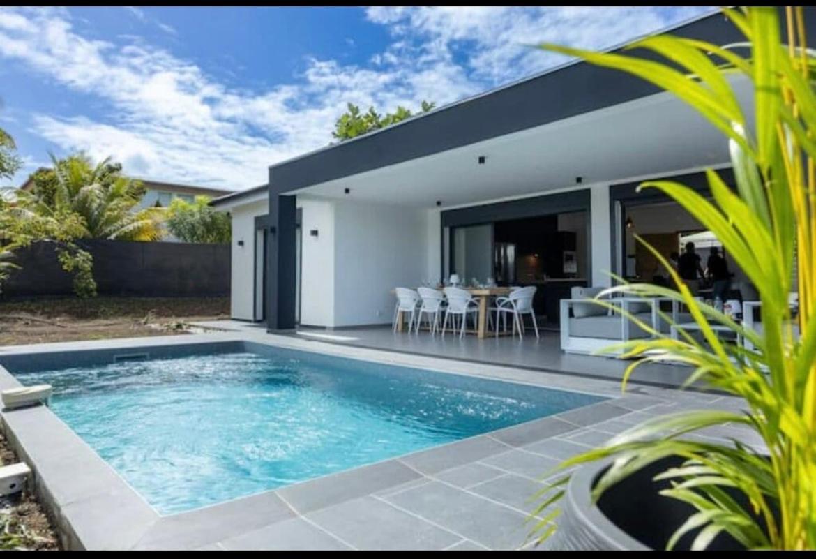 Villa CANELLE FWI 4 Étoiles piscine jacuzzi beach surf