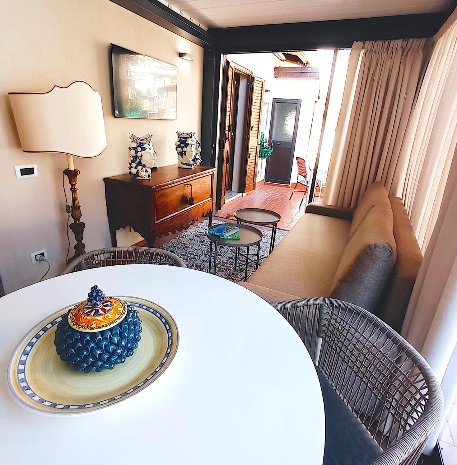 Le Pigne House with terrace in Taormina centre photo 5