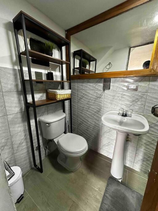 Penthouse W/ jacuzzi in Lleras park