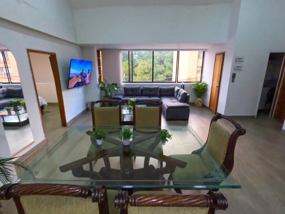 Penthouse W/ jacuzzi in Lleras park