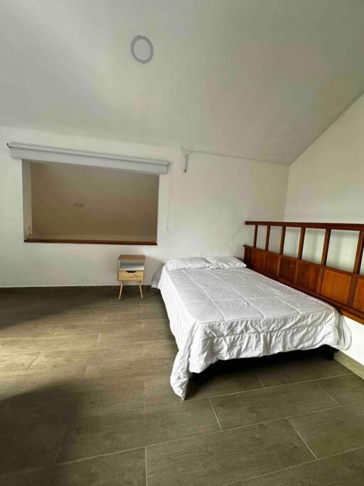 Penthouse W/ jacuzzi in Lleras park