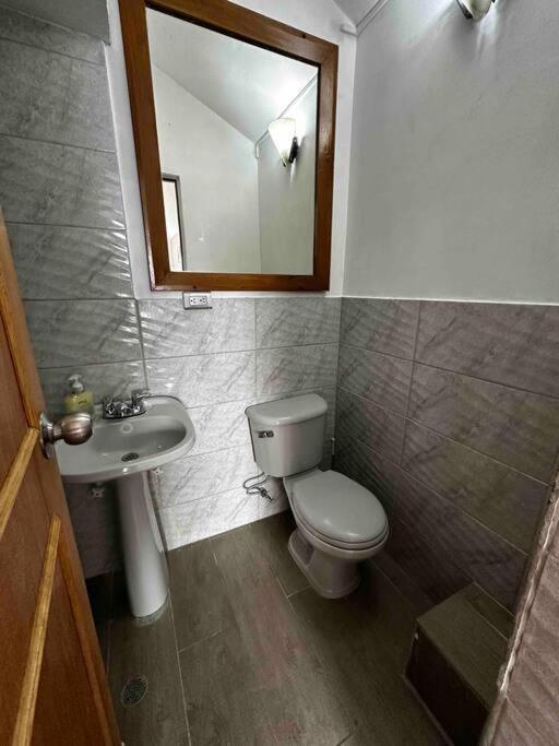 Penthouse W/ jacuzzi in Lleras park