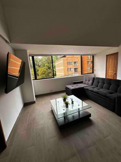 Penthouse W/ jacuzzi in Lleras park