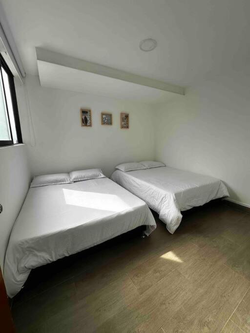 Penthouse W/ jacuzzi in Lleras park