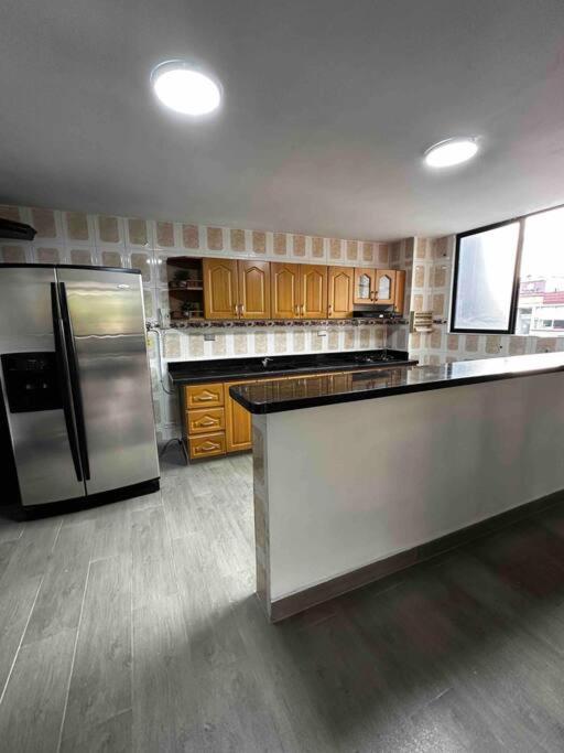 Penthouse W/ jacuzzi in Lleras park