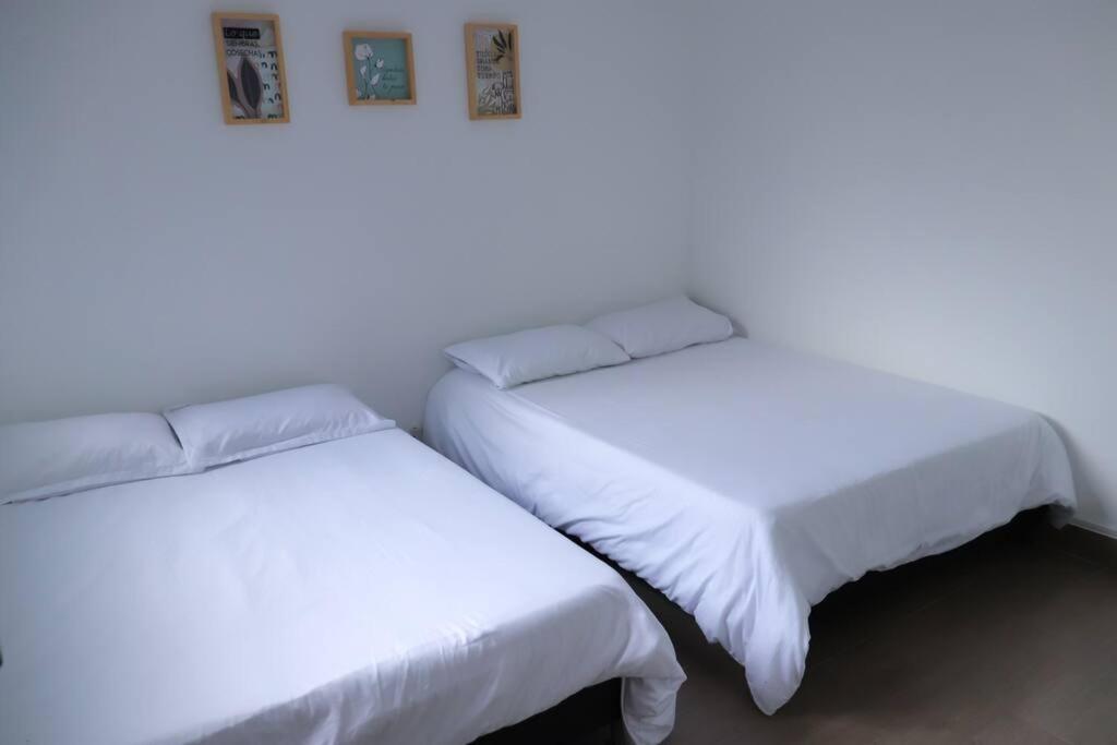 Penthouse W/ jacuzzi in Lleras park