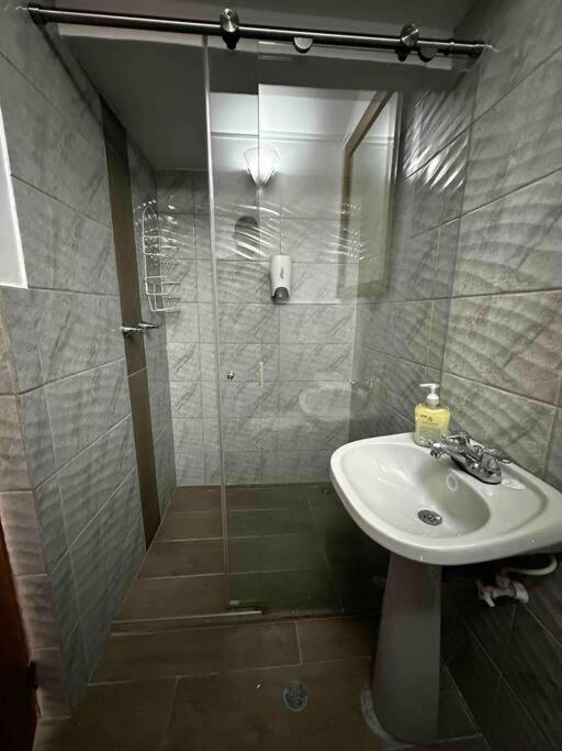 Penthouse W/ jacuzzi in Lleras park