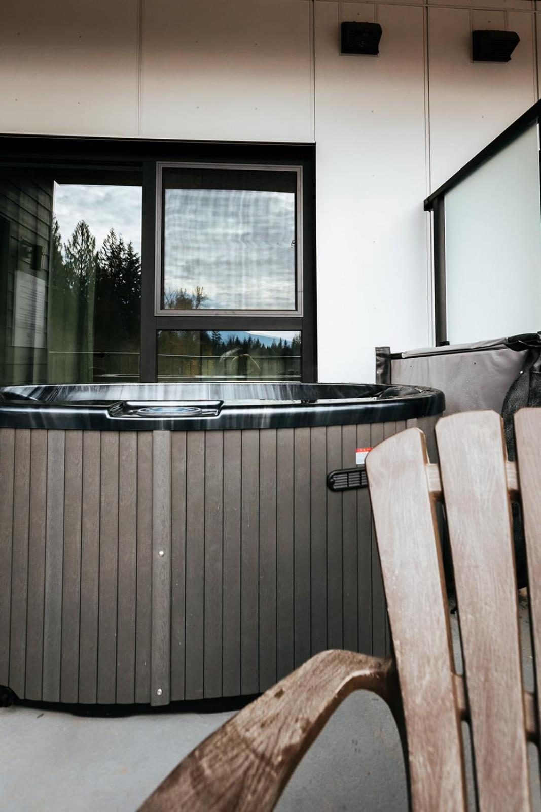 Revelstoke Alpine Retreat - RARE One-Bedroom Condo