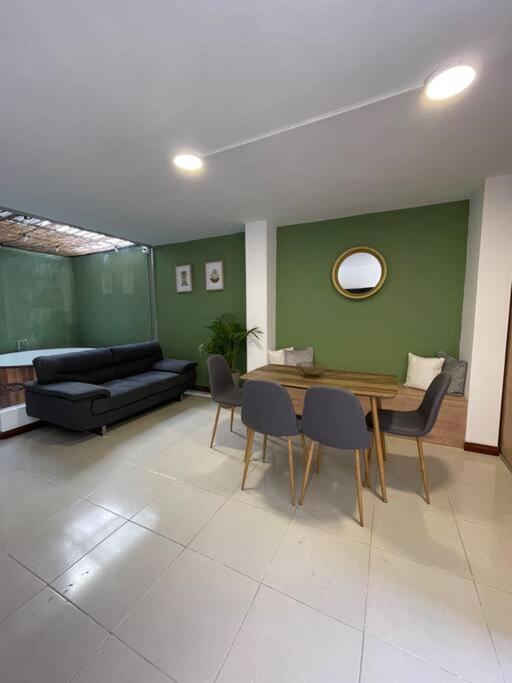 Apartment w/ Jacuzzi Best location/ Parque Lleras