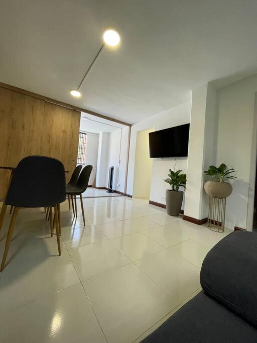 Apartment w/ Jacuzzi Best location/ Parque Lleras