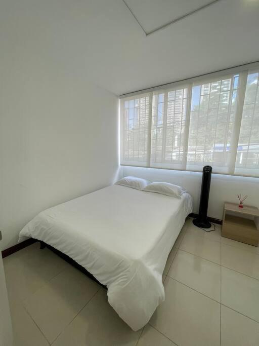 Apartment w/ Jacuzzi Best location/ Parque Lleras