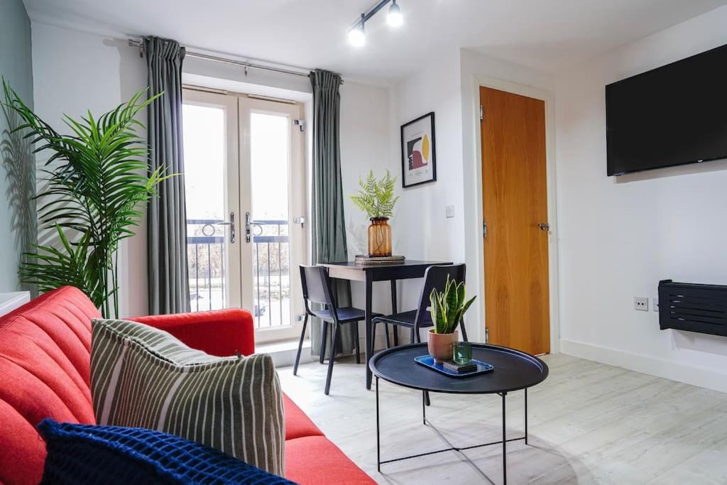 Modern townhouse City Location Free parking
