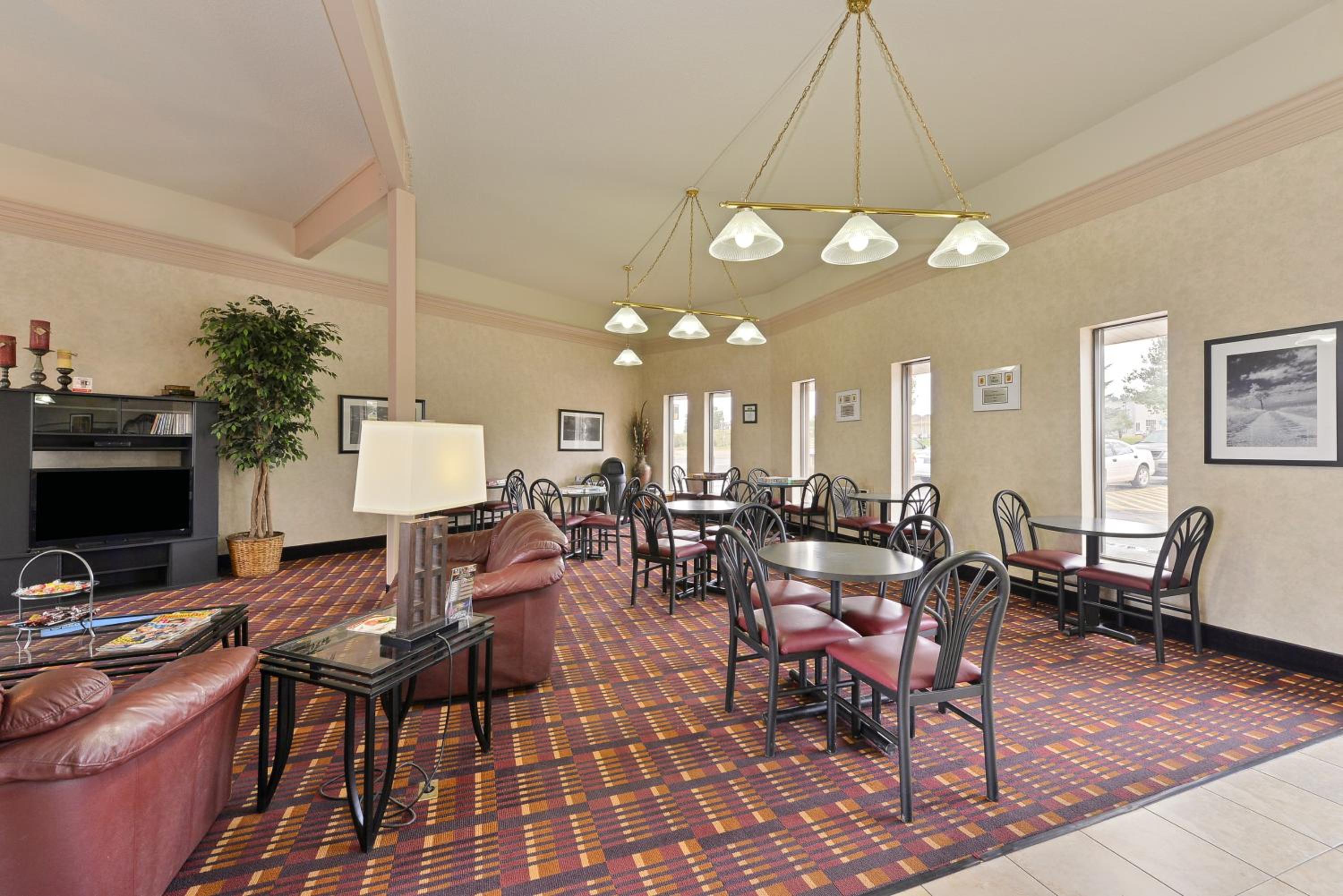Casper Vacations - Super 8 by Wyndham Casper West by the River - Property Image 3