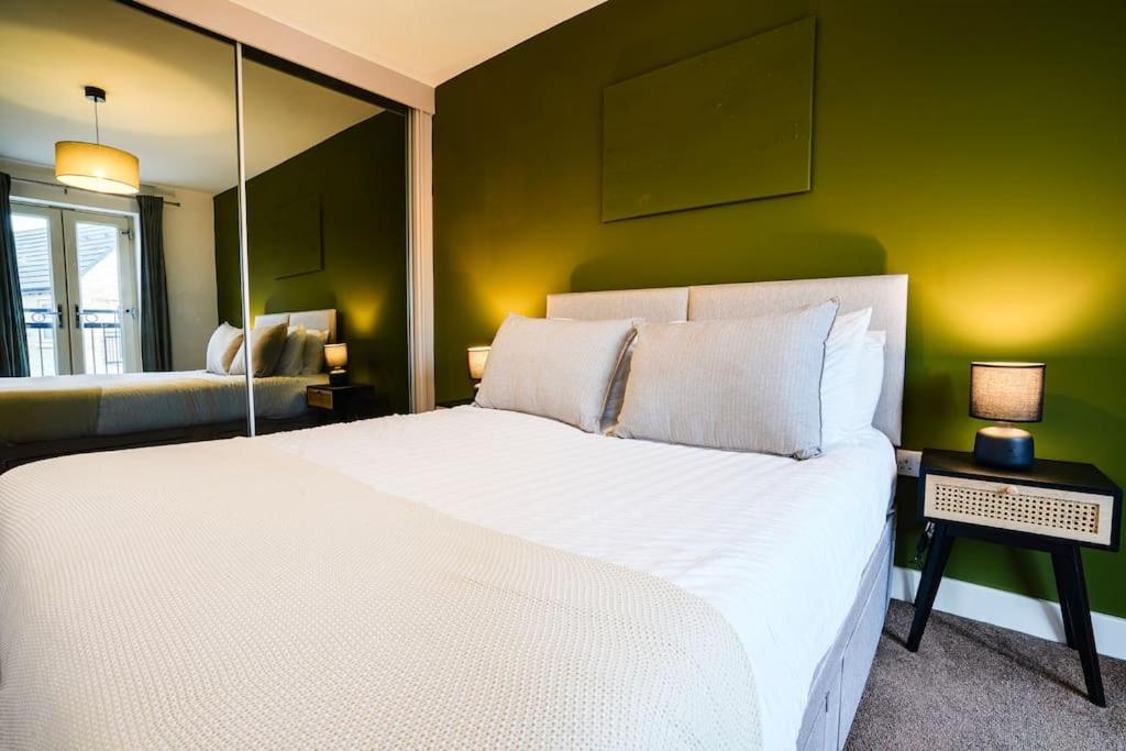 Modern townhouse City Location Free parking