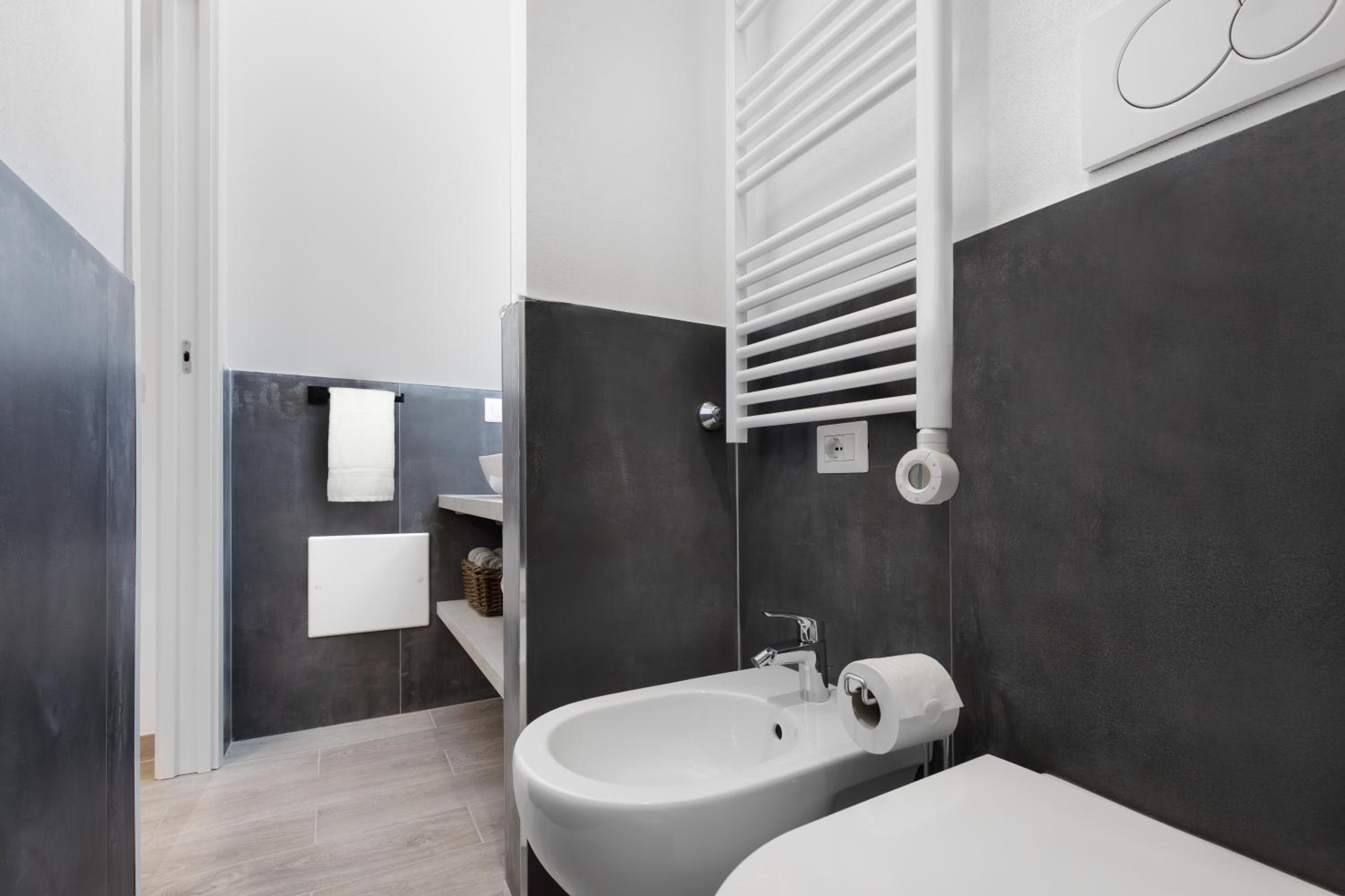 [Fondazione Prada-Navigli] 15 minutes to Duomo by Metro