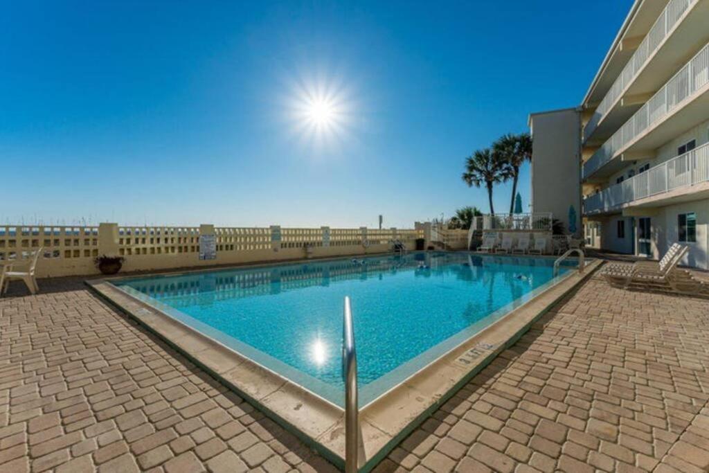 Beautiful 2BD right on the beach in Okaloosa Island view 3