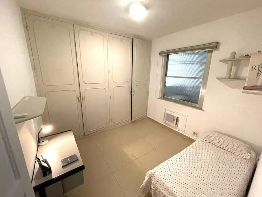 COPACABANA PERTO DA PRAIA-2 quartos-120m2-Térreo-200m metrô
