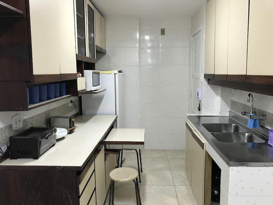 COPACABANA PERTO DA PRAIA-2 quartos-120m2-Térreo-200m metrô