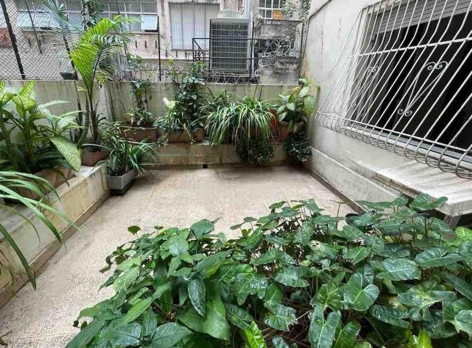 COPACABANA PERTO DA PRAIA-2 quartos-120m2-Térreo-200m metrô