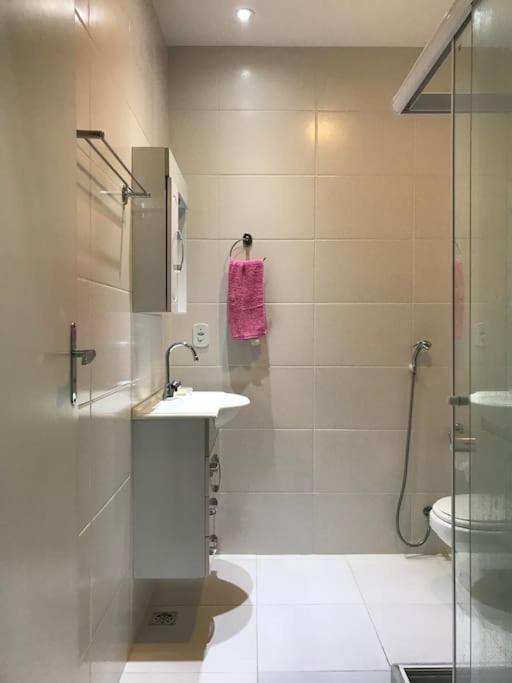 COPACABANA PERTO DA PRAIA-2 quartos-120m2-Térreo-200m metrô