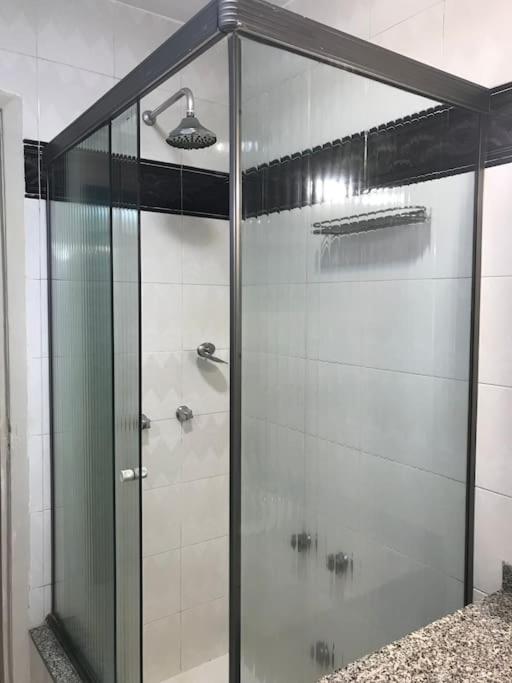 COPACABANA PERTO DA PRAIA-2 quartos-120m2-Térreo-200m metrô