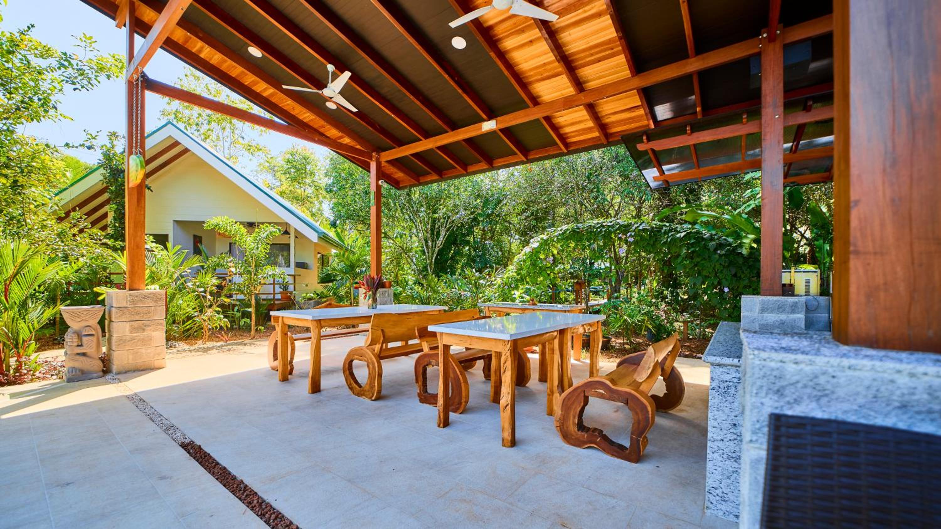 Casa Iris- Home for Family, Steps From the Beach, Pool and Yoga Deck