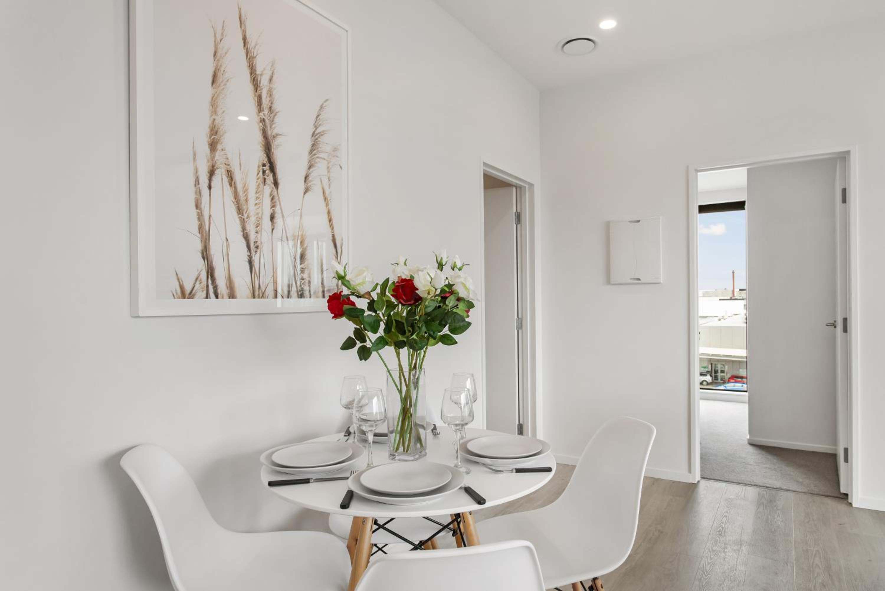 Central City Luxury Apartment stunning views sunny view 3