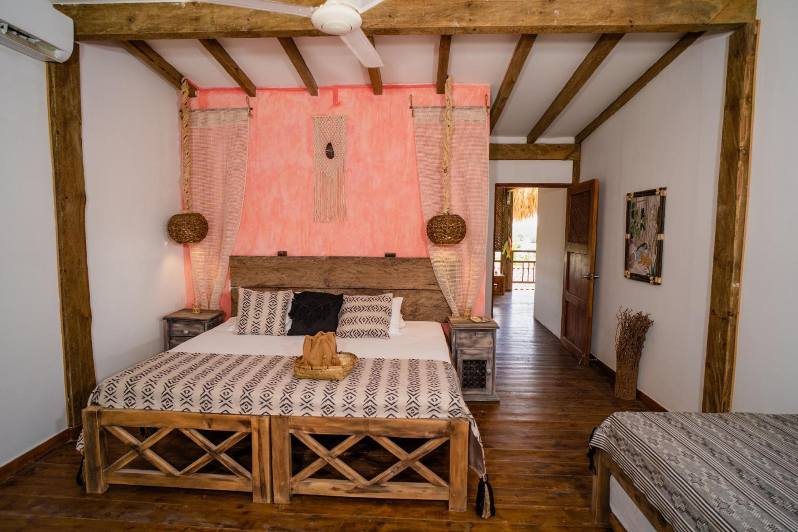 Casa Del Mar Al Alma - Property Image 1