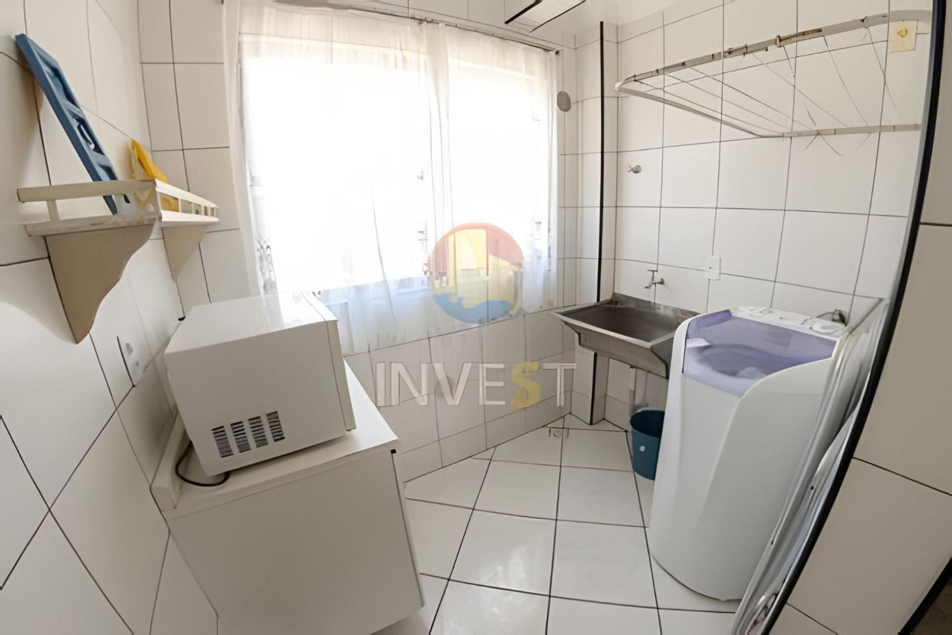 Apartamento com vista mar frente a avenida principal