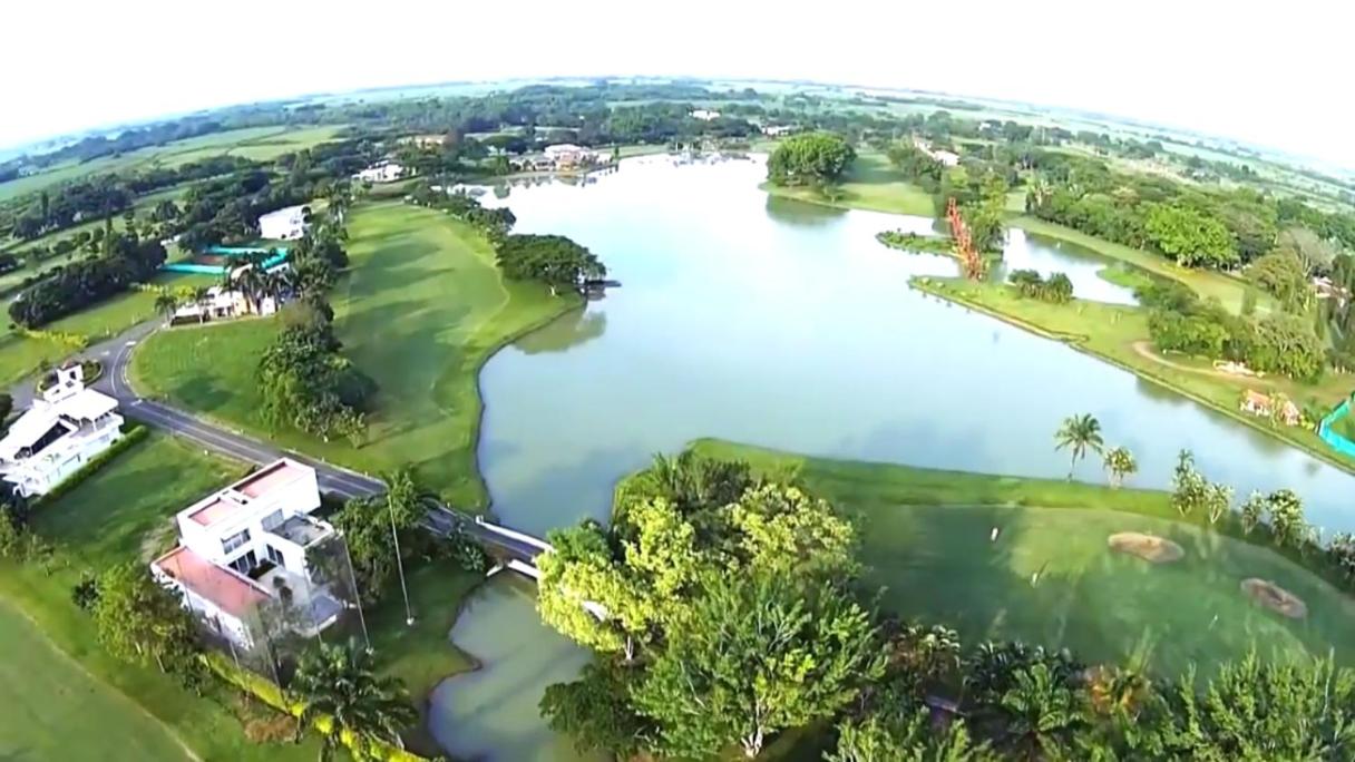 Casa con Lago y Campo de Golf