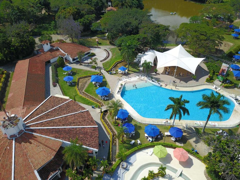 Casa con Lago y Campo de Golf